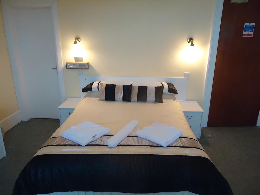 Abbey Court Hotel トーキー 部屋 写真